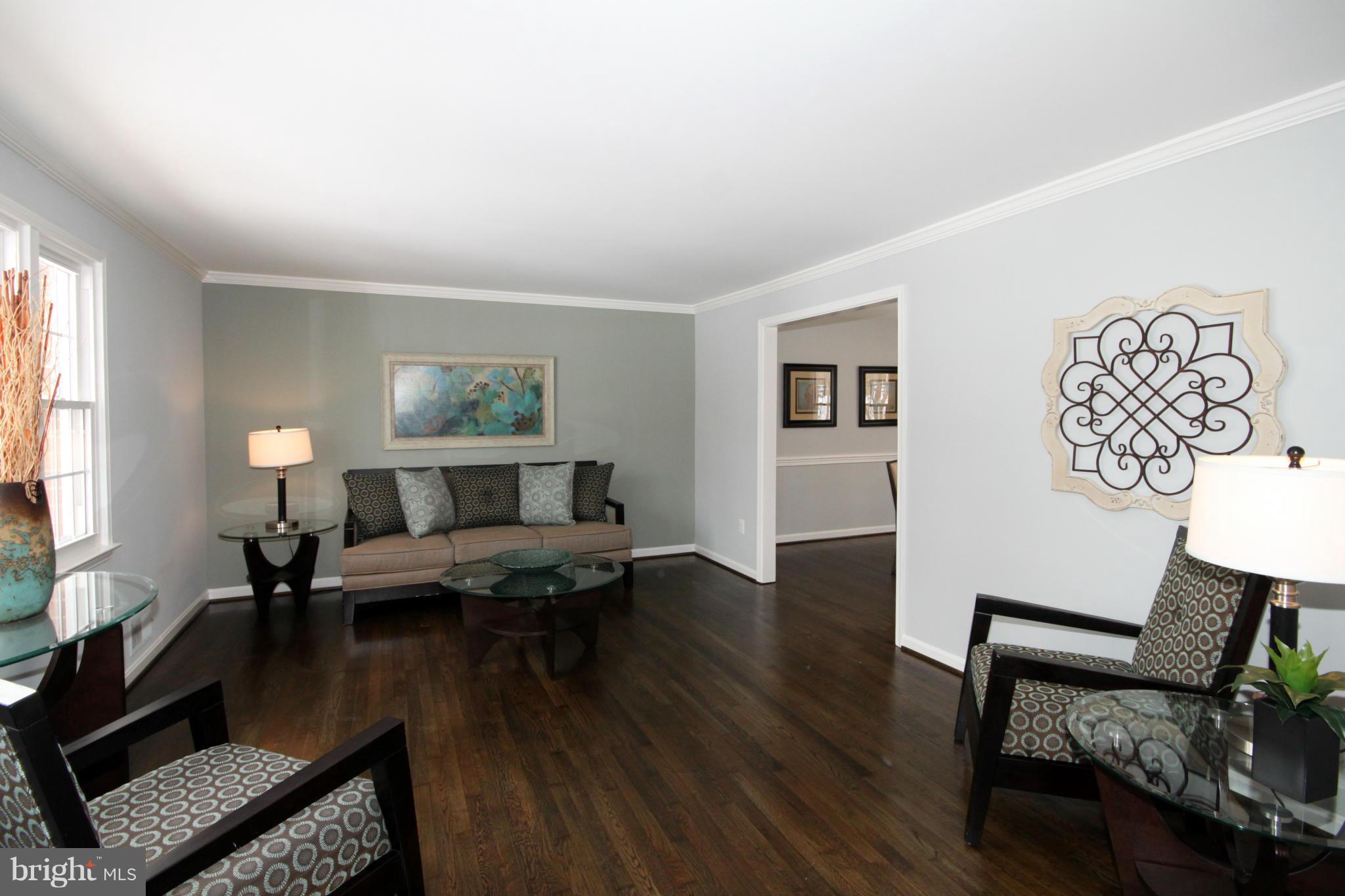 7002 Spaniel Road Springfield, VA 22153 - Photo 3 of 29 Living Room
