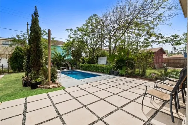 a view of an outdoor space with a garden