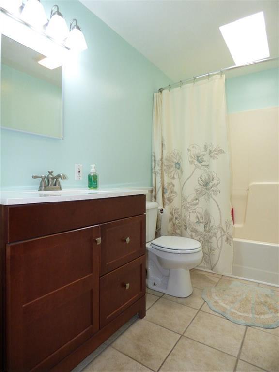 12 Wood Pond Road Brunswick, ME 04011 - Photo 27 of 32 Hall Bathroom
