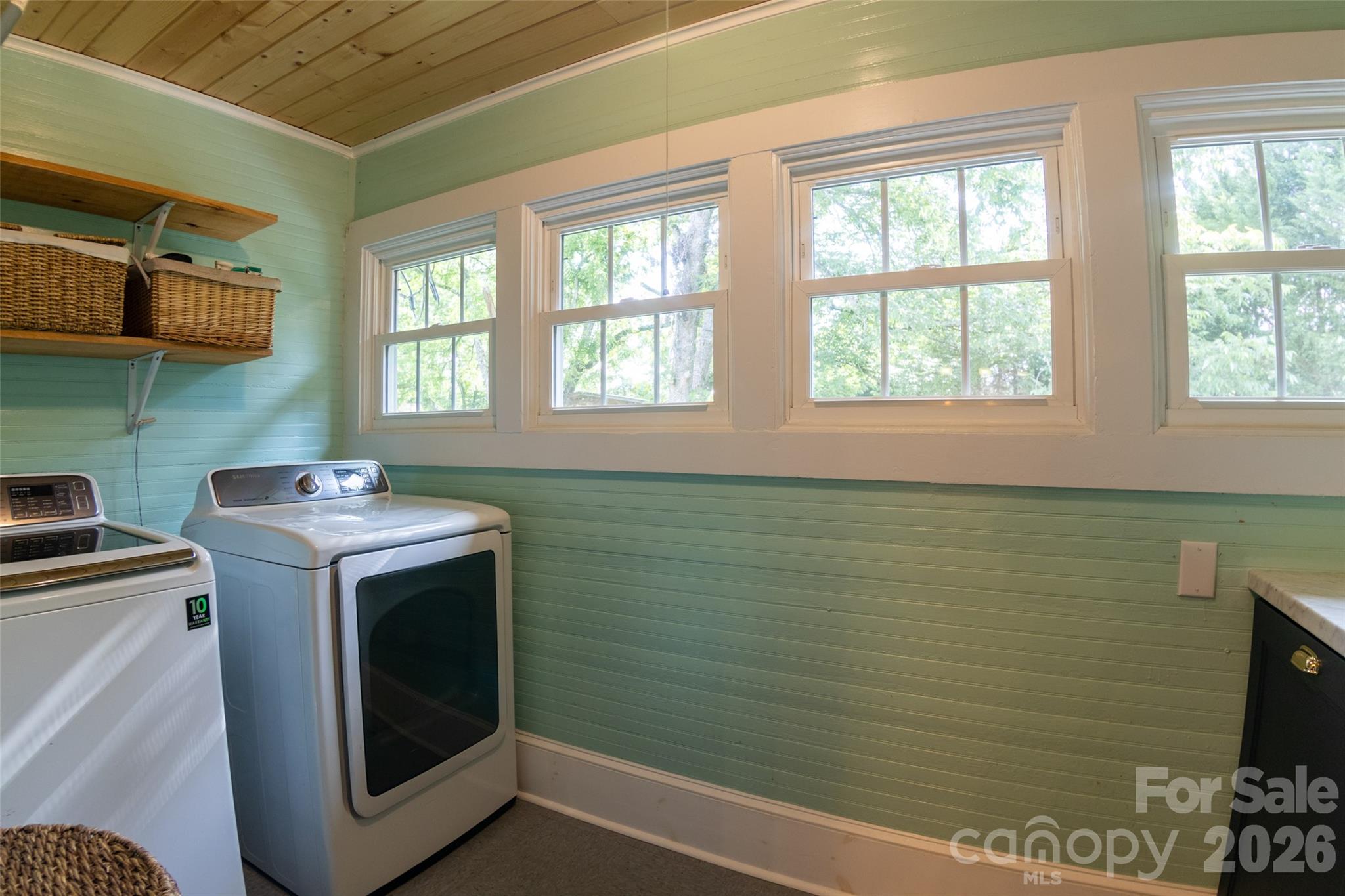 102 Cuthberson Street Morganton, NC 28655 - Photo 21 of 45 a utility room with dryer and washer
