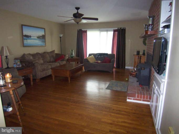 30040 Beaver Dam Road Trappe, MD 21673 - Photo 8 of 30 Living Room