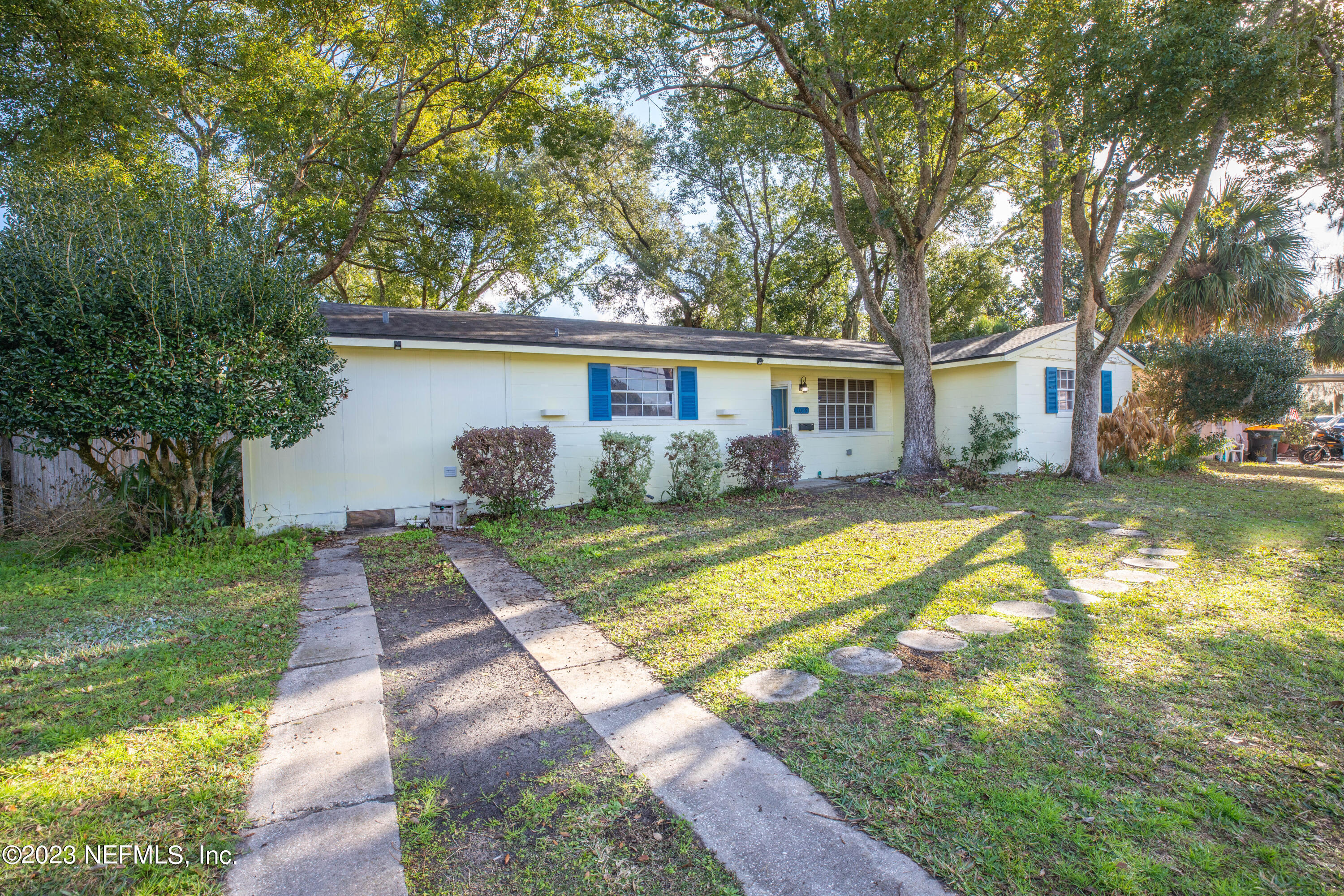 1059 Glynlea Road Jacksonville, FL 32216 - Photo 2 of 22 Glynlea2023MKTPHT-2