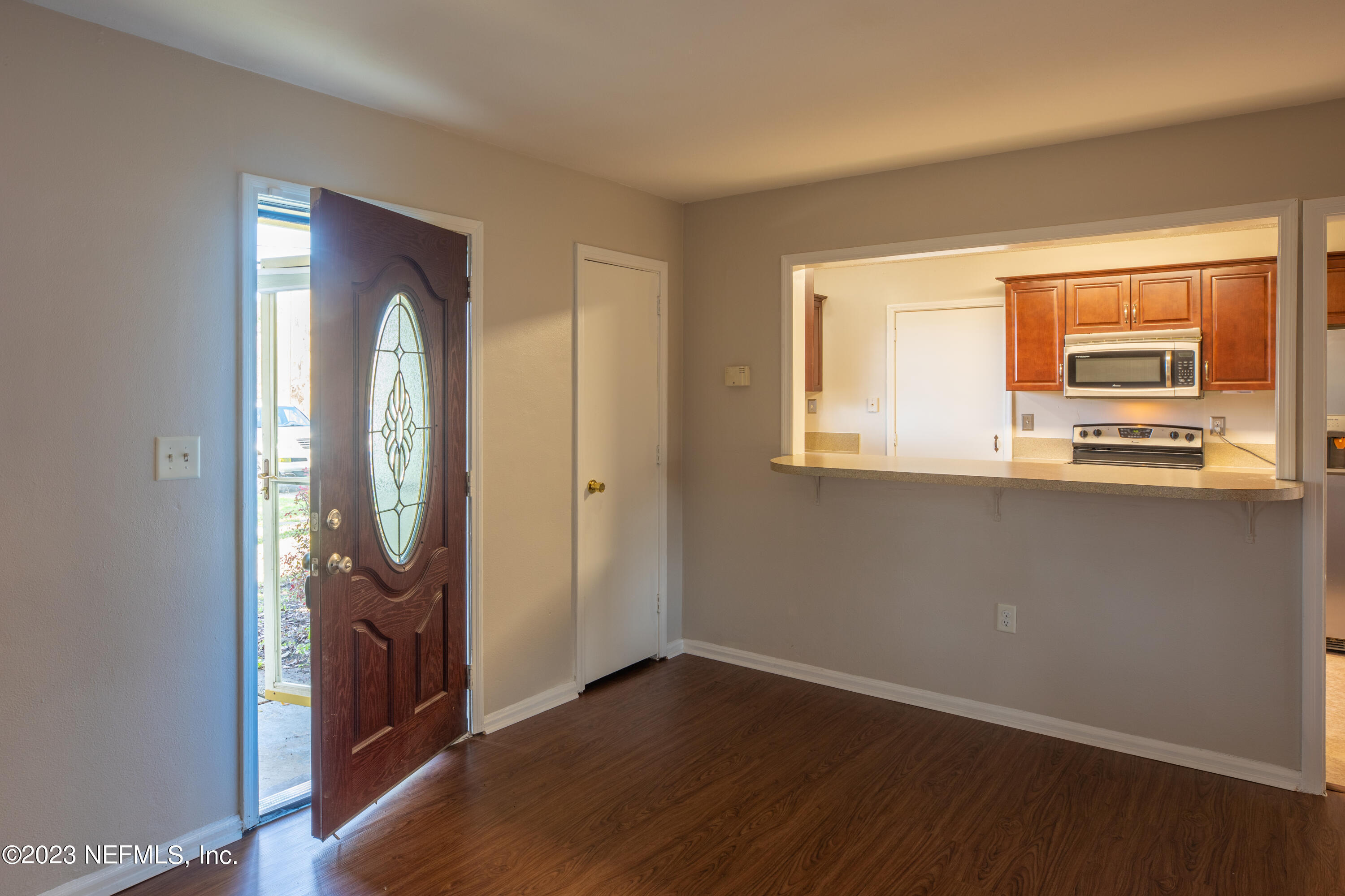 1059 Glynlea Road Jacksonville, FL 32216 - Photo 4 of 22 Glynlea2023MKTPHT-4