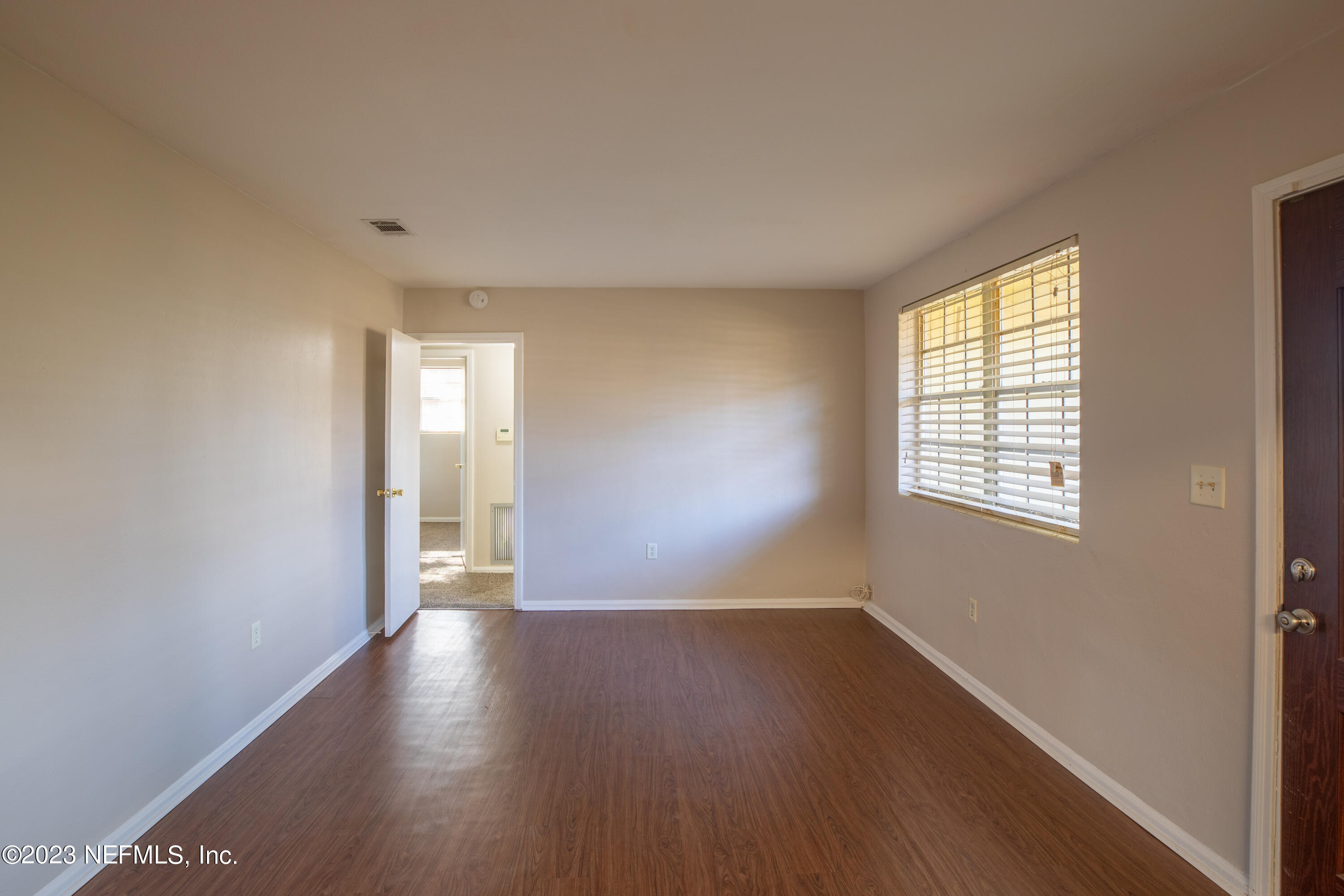 1059 Glynlea Road Jacksonville, FL 32216 - Photo 6 of 22 Glynlea2023MKTPHT-5