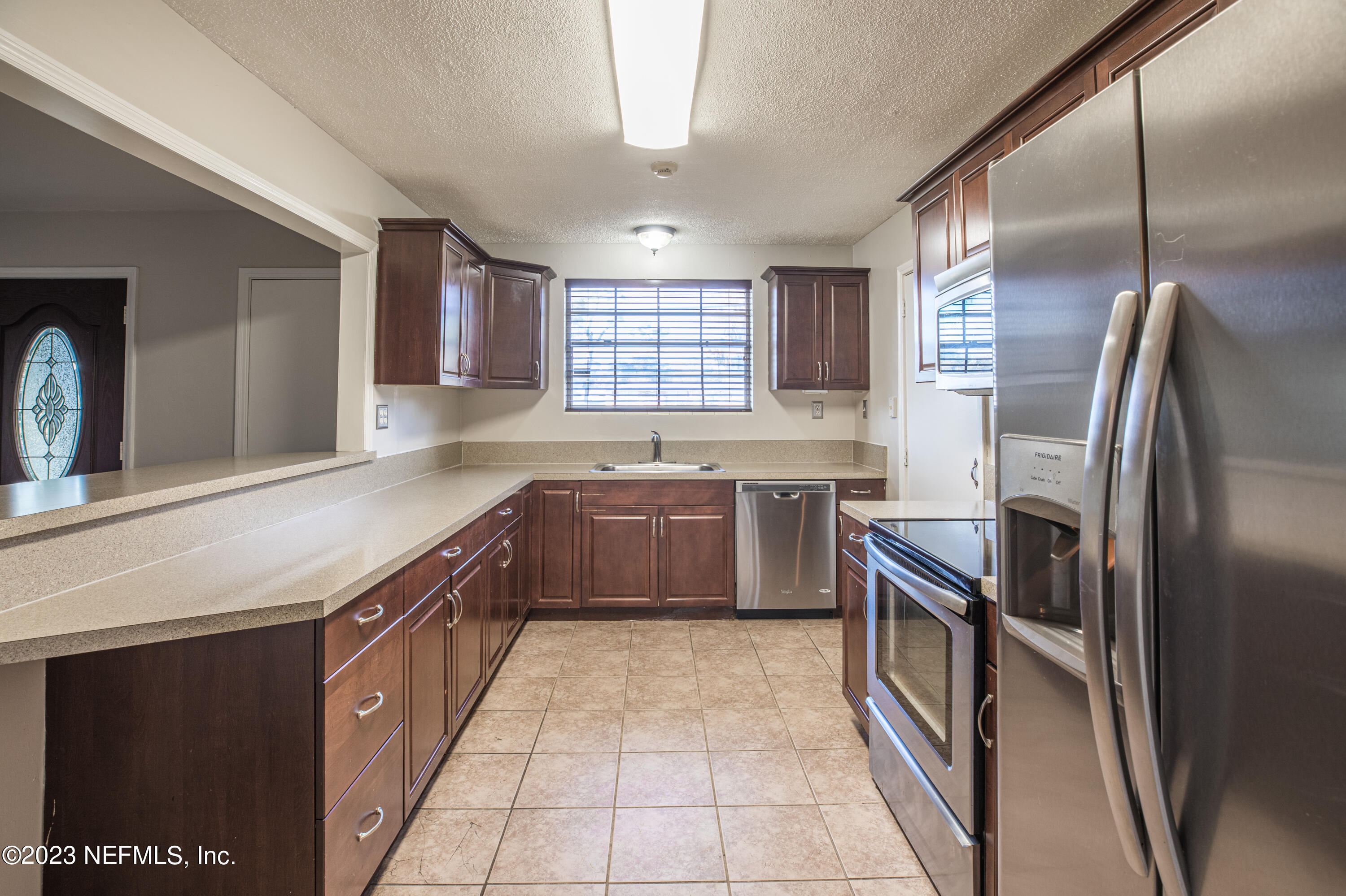 1059 Glynlea Road Jacksonville, FL 32216 - Photo 7 of 22 Glynlea2023MKTPHT-9