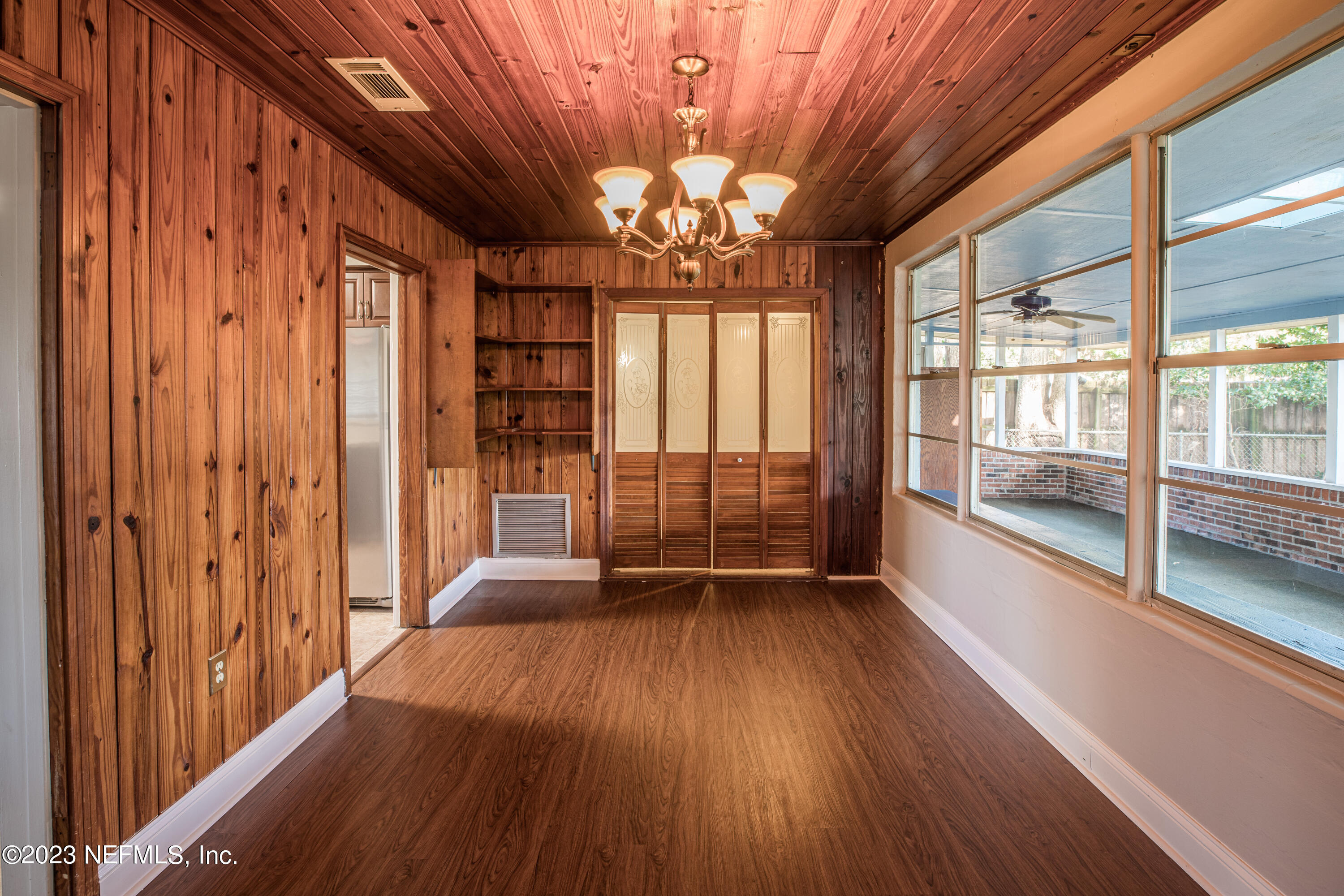 1059 Glynlea Road Jacksonville, FL 32216 - Photo 10 of 22 Glynlea2023MKTPHT-8