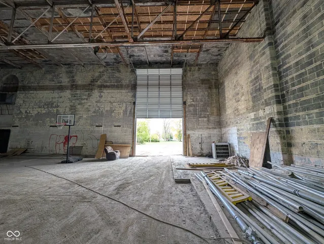 $8 | 1017 West 19th Street, Anderson, IN 46016