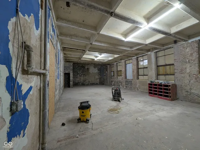 $8 | 1017 West 19th Street, Anderson, IN 46016