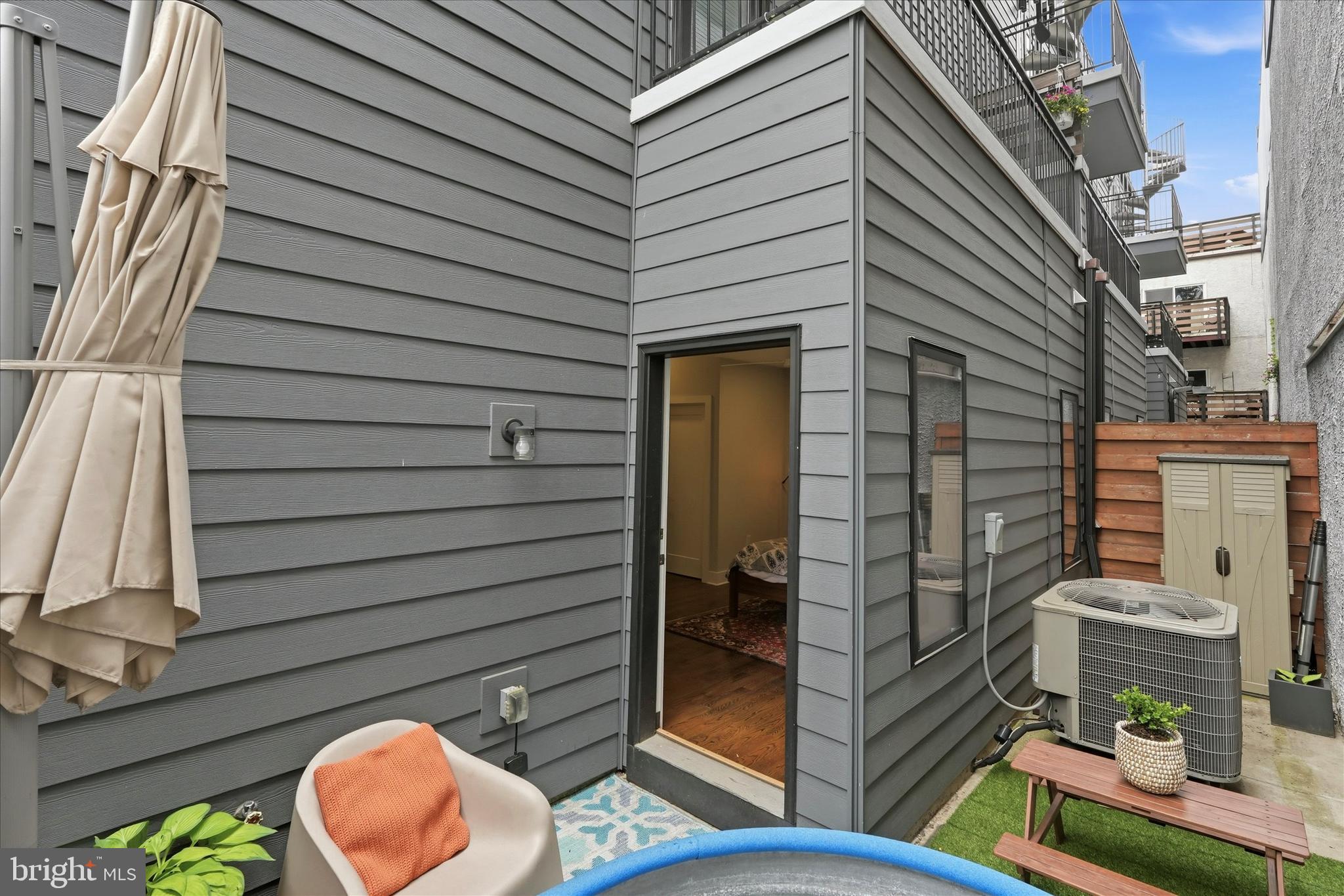 2735 West George Street Philadelphia, PA 19130 - Photo 24 of 29