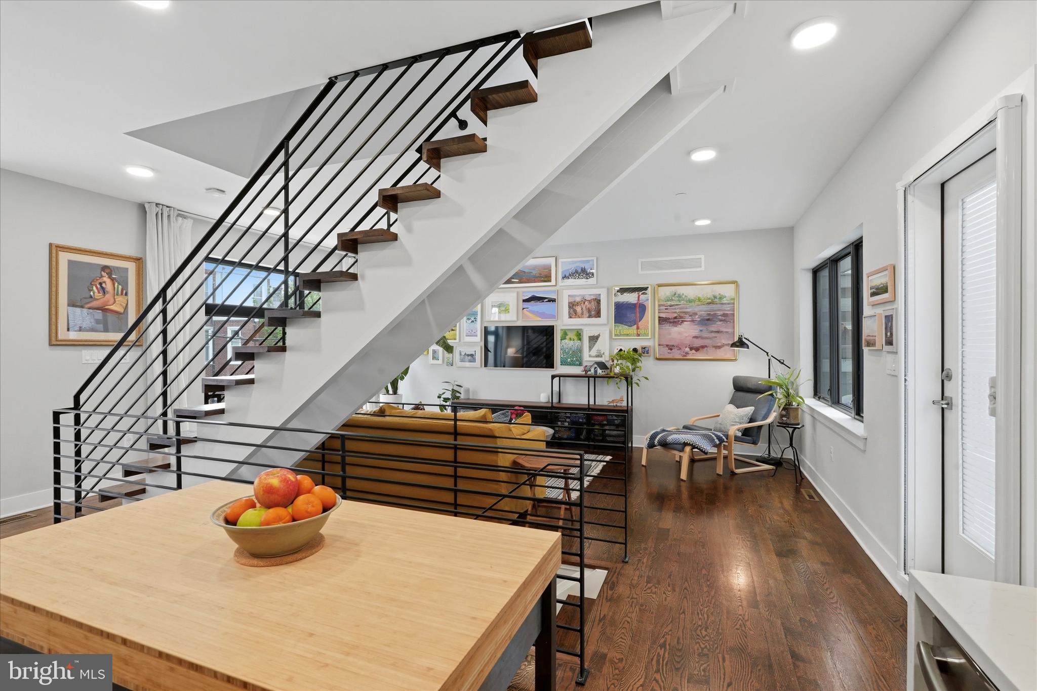 2735 West George Street Philadelphia, PA 19130 - Photo 5 of 29