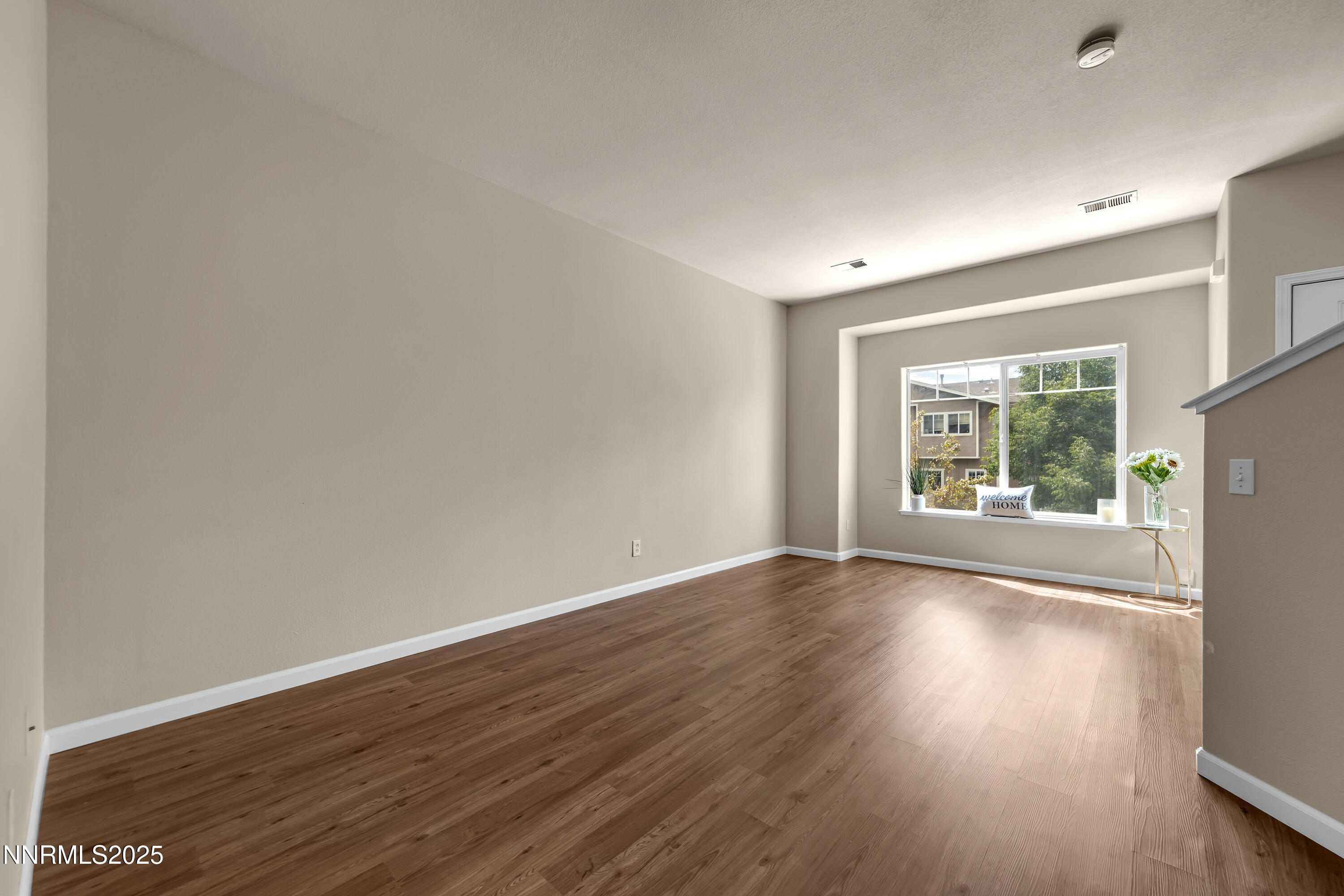 4340 Nathan Stephen Court Reno, NV 89503 - Photo 5 of 27 Family room 2