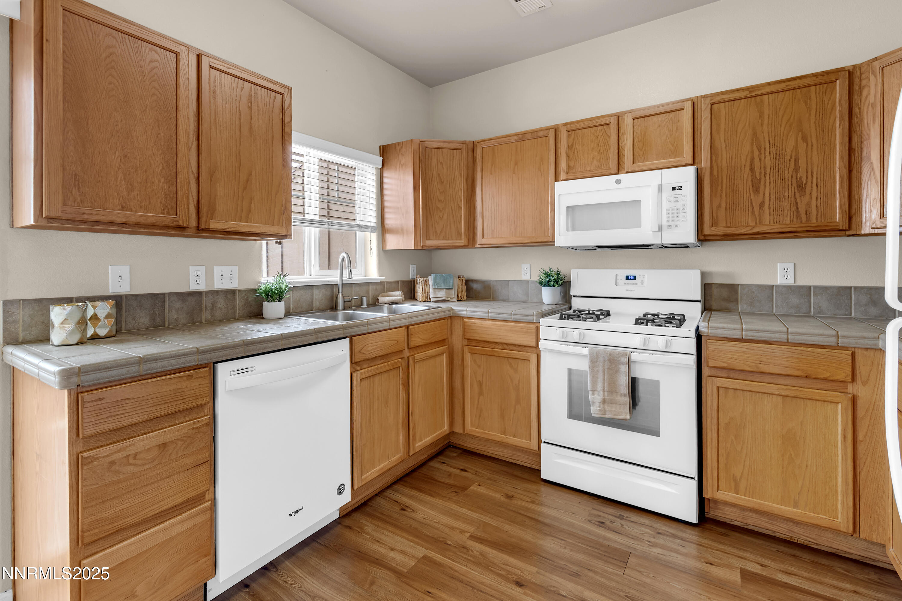 4340 Nathan Stephen Court Reno, NV 89503 - Photo 8 of 27 Kitchen 2