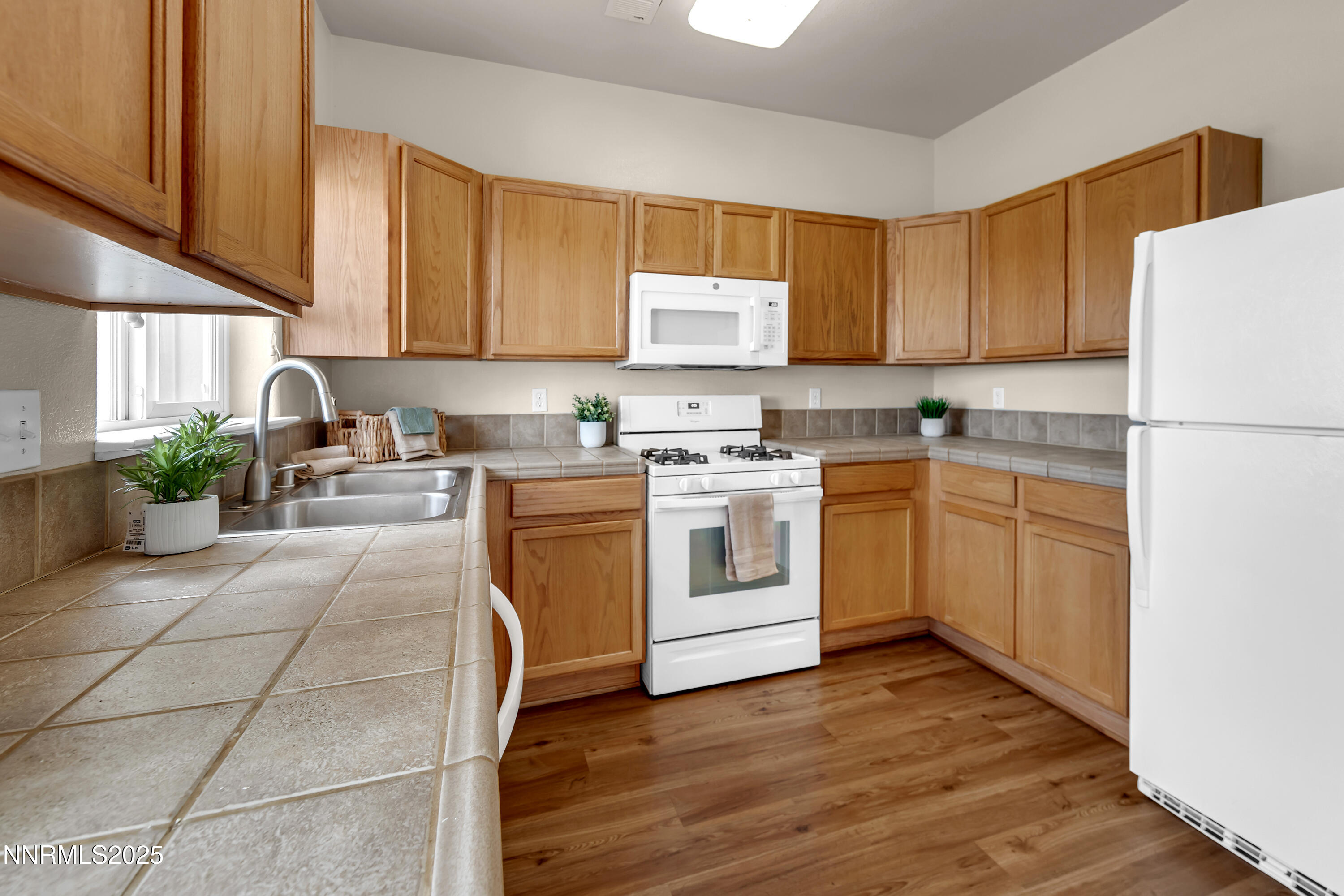 4340 Nathan Stephen Court Reno, NV 89503 - Photo 9 of 27 Kitchen 3
