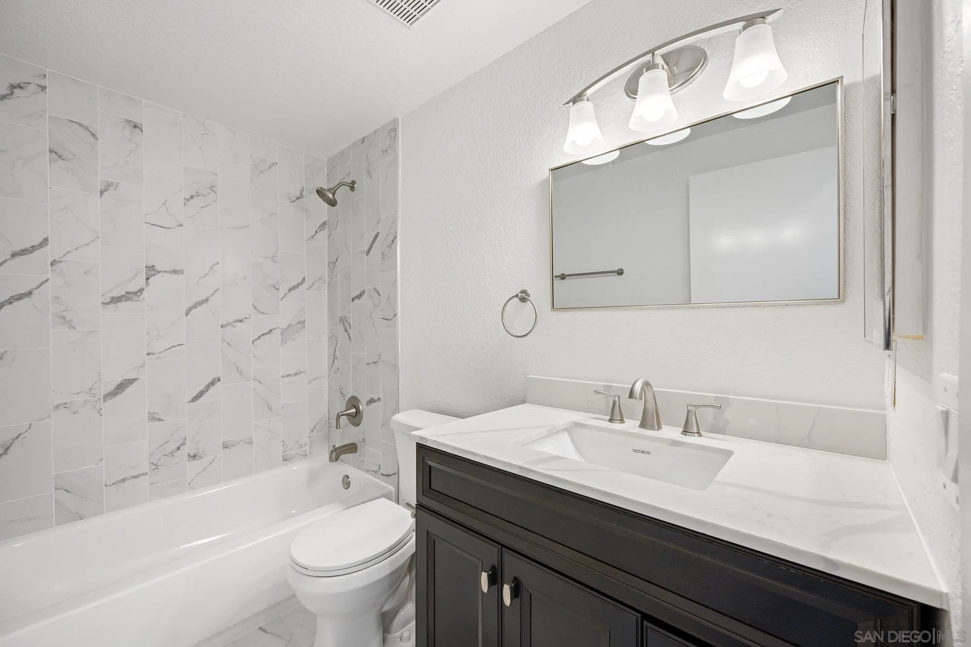 4011 Crescent Point Road Carlsbad, CA 92008 - Photo 18 of 26 Gallery Image 18