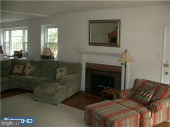 332 Sinkler Road Wyncote, PA 19095 - Photo 4 of 12 Living Room