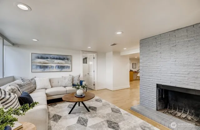 $4,050 | 102 Northwest 43rd Street, Seattle, WA 98107