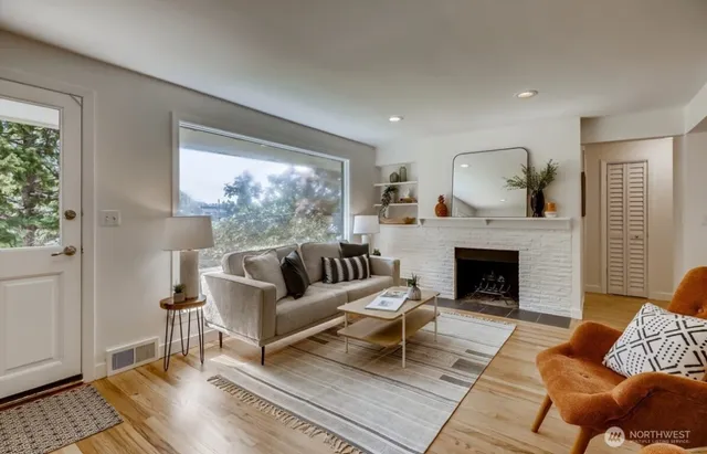 $4,050 | 102 Northwest 43rd Street, Seattle, WA 98107