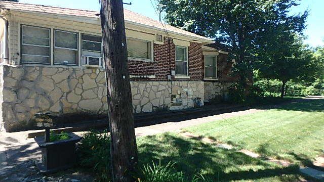 8225 West 30th Street North Riverside, IL 60546 - Photo 4 of 27