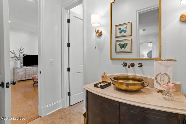 $1,100,000 | 15 Eastparke Drive, Jackson, MS 39211