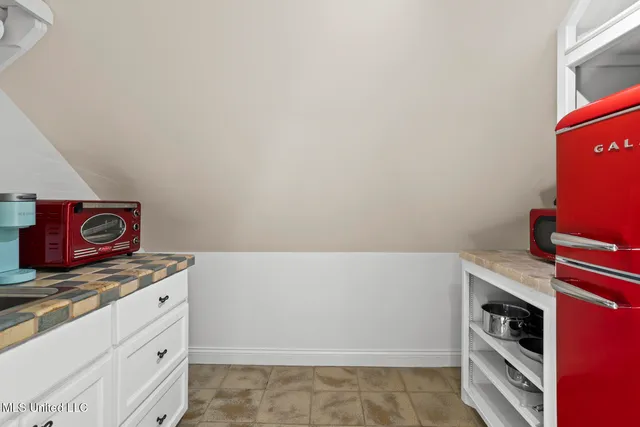 $1,100,000 | 15 Eastparke Drive, Jackson, MS 39211