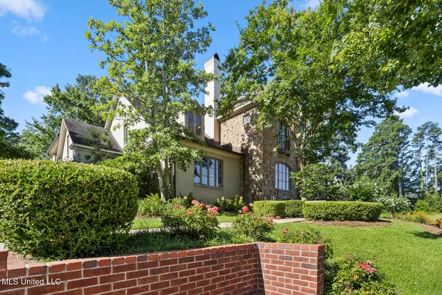 $1,100,000 | 15 Eastparke Drive, Jackson, MS 39211