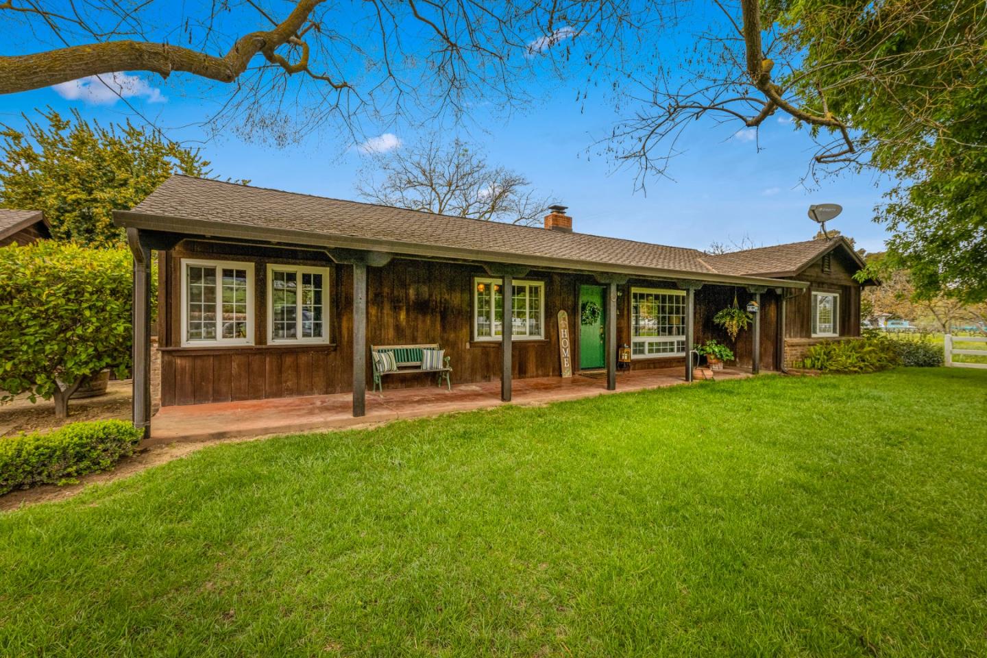 13755 Columbet Avenue San Martin, CA 95046 - Photo 5 of 61