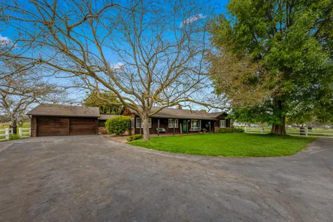 $1,750,000 | 13755 Columbet Avenue, San Martin, CA 95046