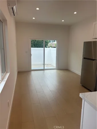 $2,000 | 11052 Emelita Street, North Hollywood, CA 91601