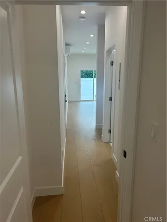 $2,000 | 11052 Emelita Street, North Hollywood, CA 91601