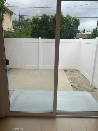 $2,000 | 11052 Emelita Street, North Hollywood, CA 91601
