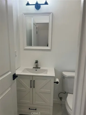 $2,000 | 11052 Emelita Street, North Hollywood, CA 91601
