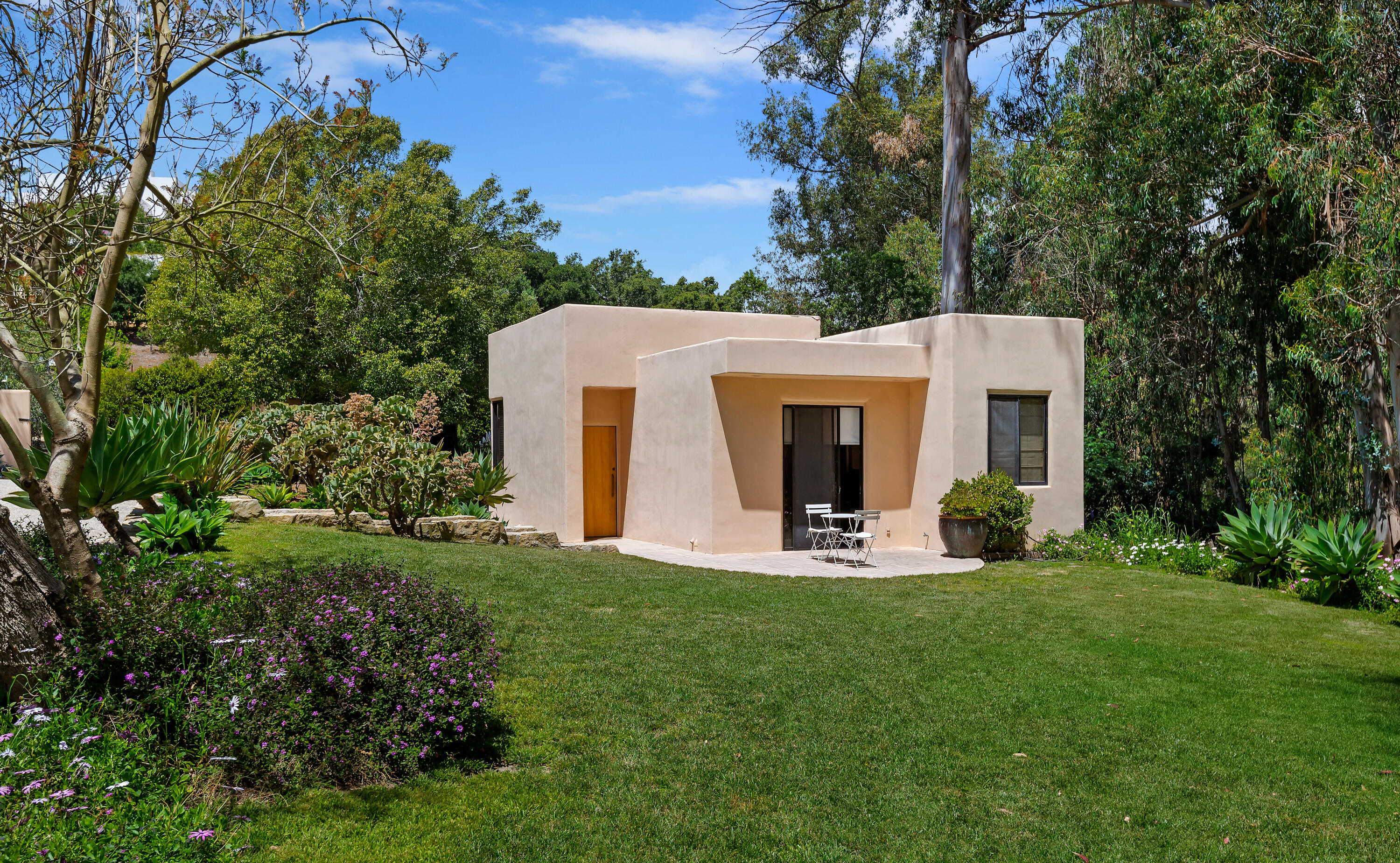 1181 Glenview Road Santa Barbara, CA 93108 - Photo 33 of 46 a view of a house with backyard and porch