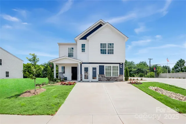 $469,999 | 10010 Chatham Run Lane, Charlotte, NC 28262