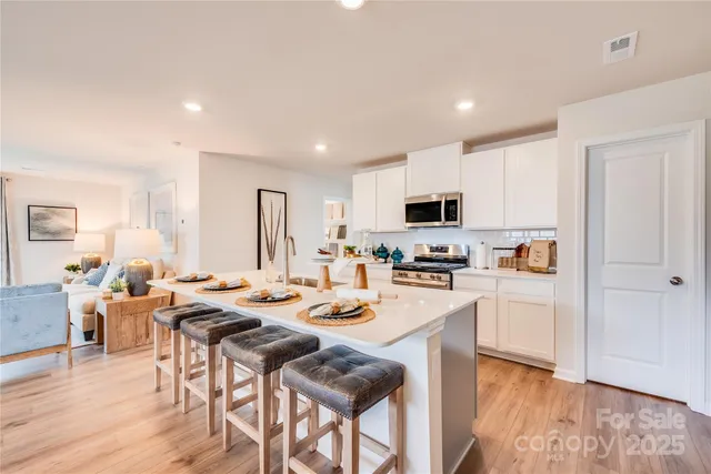 $469,999 | 10010 Chatham Run Lane, Charlotte, NC 28262