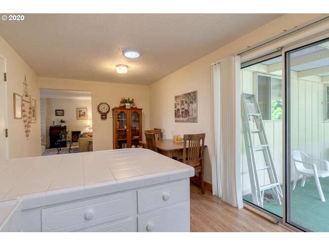 3907 Southeast Rural Street Portland, OR 97202 - Photo 14 of 27 Gallery Image 14