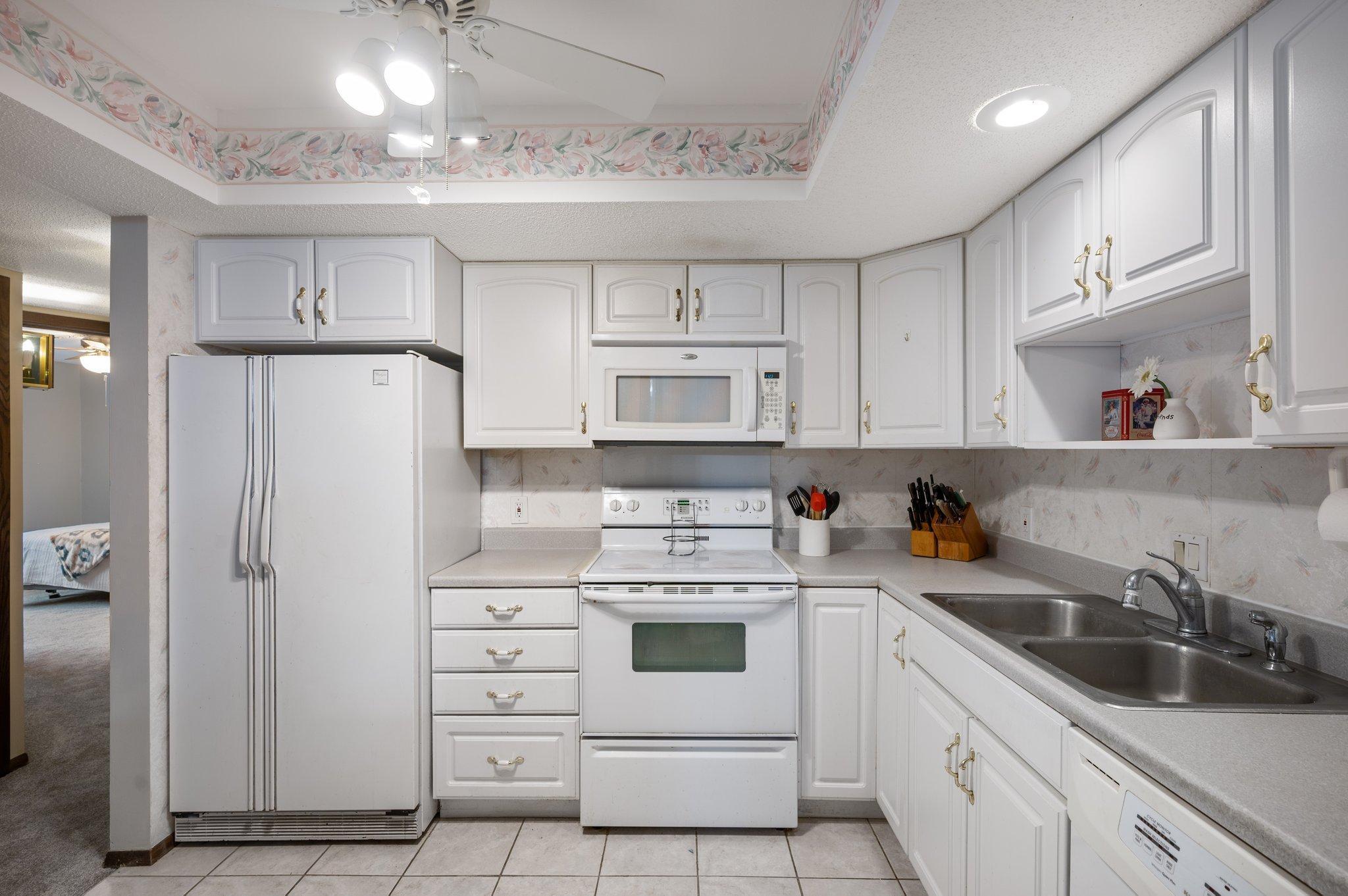 4710 58th Avenue North, Unit 219 Crystal, MN 55429 - Photo 4 of 20