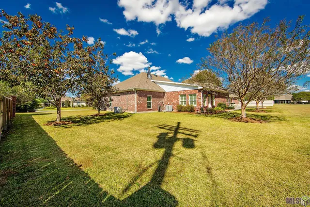 $665,000 | 126 Oakdale Loop, Houma, LA 70360