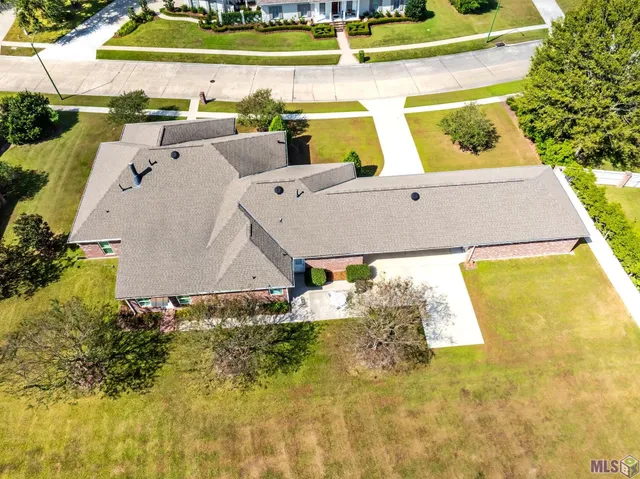$665,000 | 126 Oakdale Loop, Houma, LA 70360