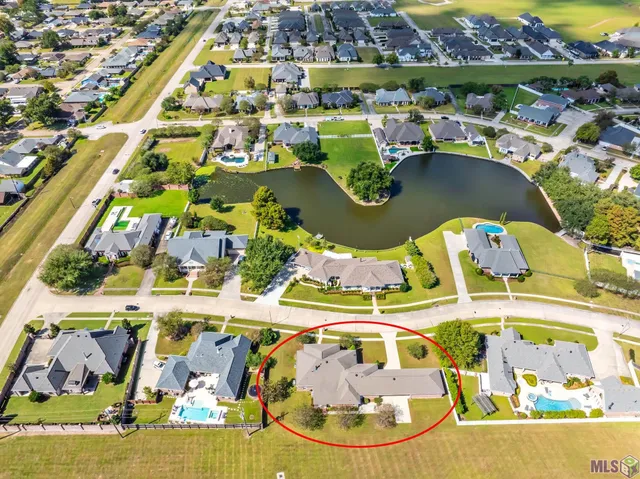 $665,000 | 126 Oakdale Loop, Houma, LA 70360
