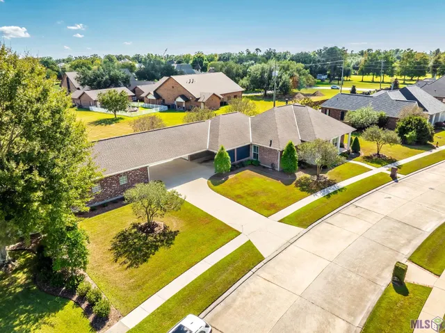 $665,000 | 126 Oakdale Loop, Houma, LA 70360