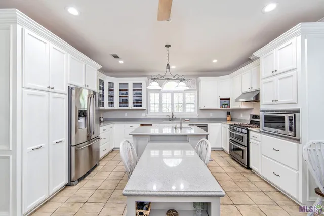 $665,000 | 126 Oakdale Loop, Houma, LA 70360