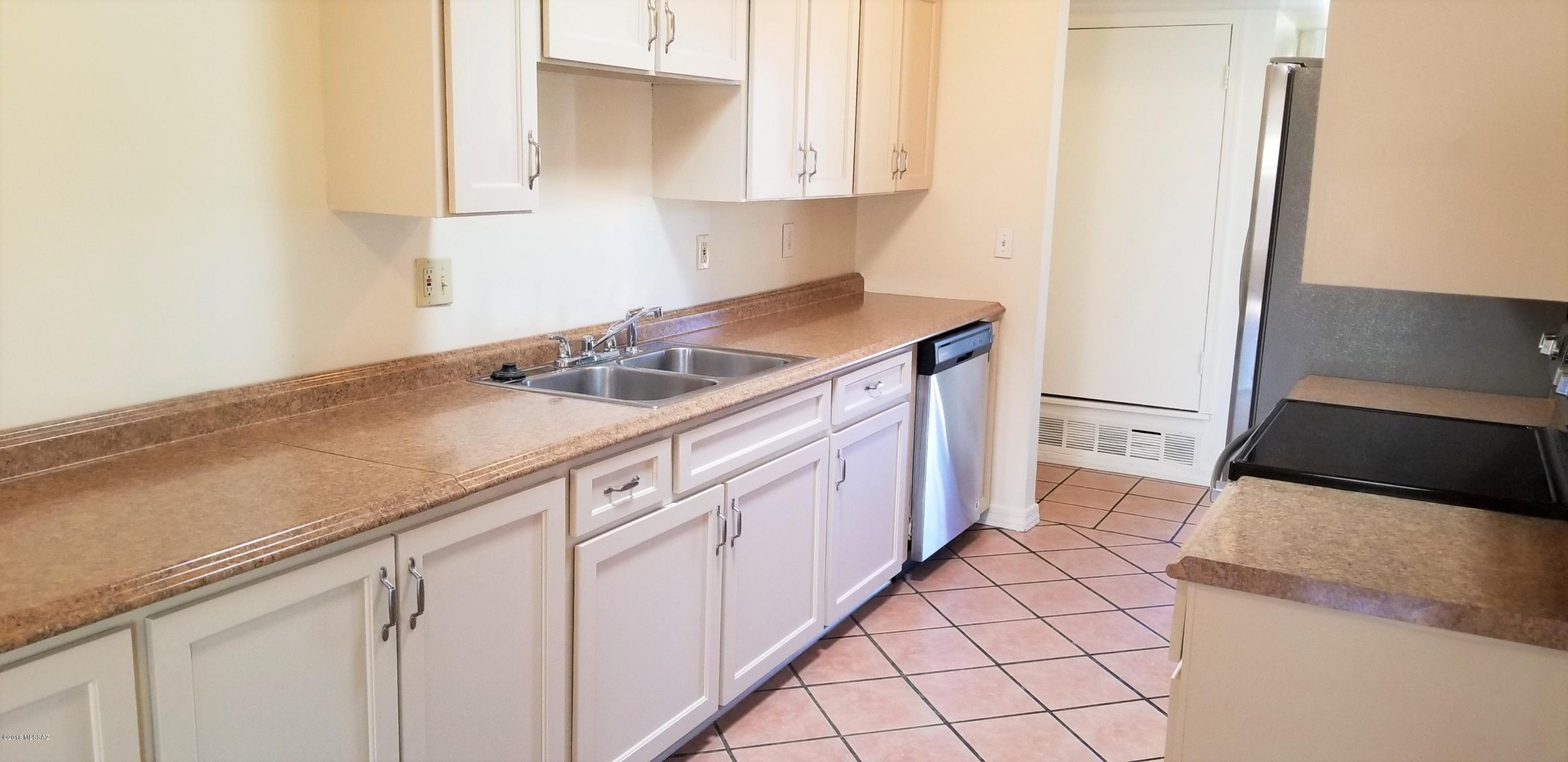 7491 East Stella Road Tucson, AZ 85730 - Photo 1 of 14