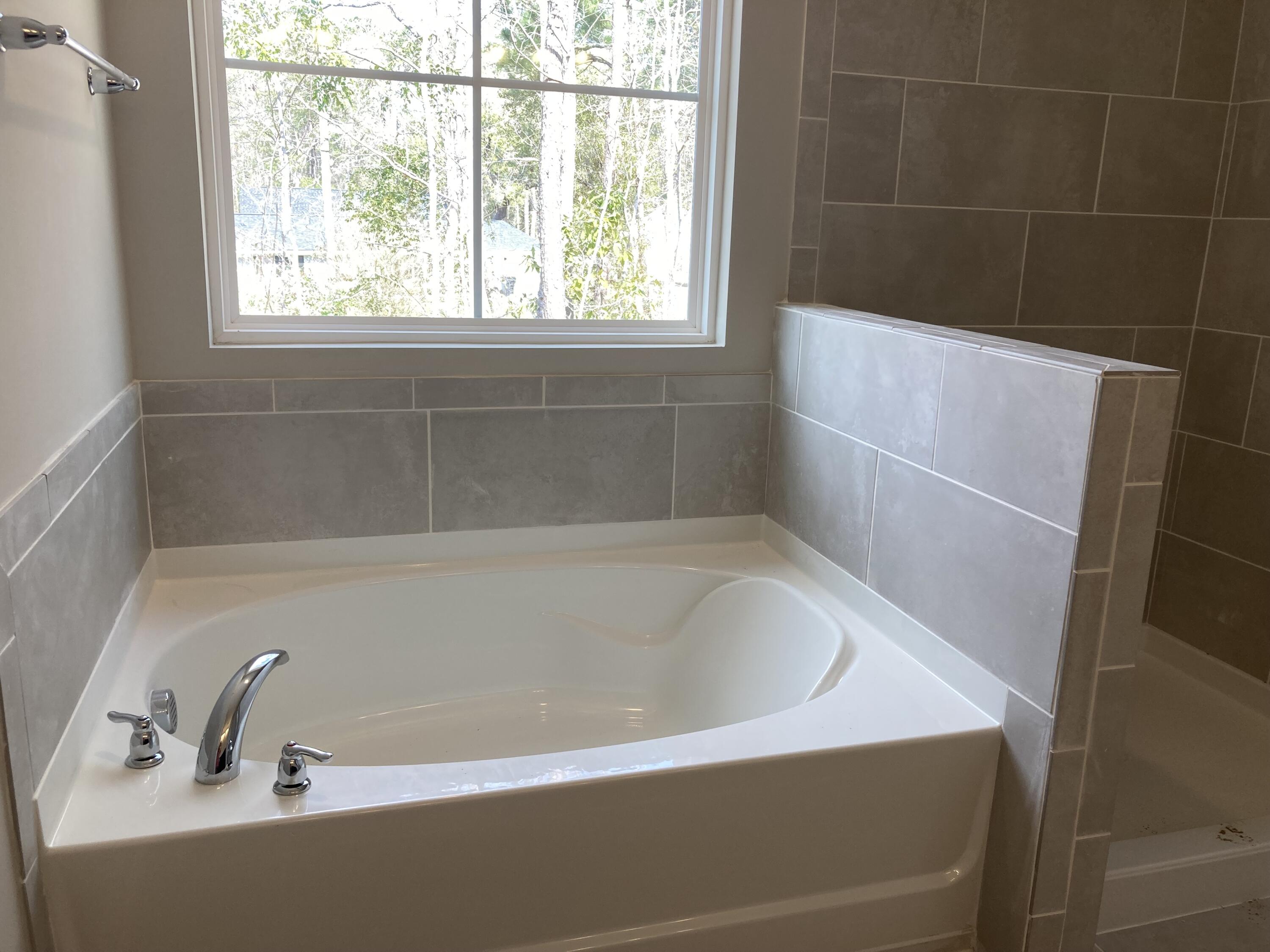 156 Cinnamon Road Summerville, SC 29483 - Photo 8 of 29 Garden Tub