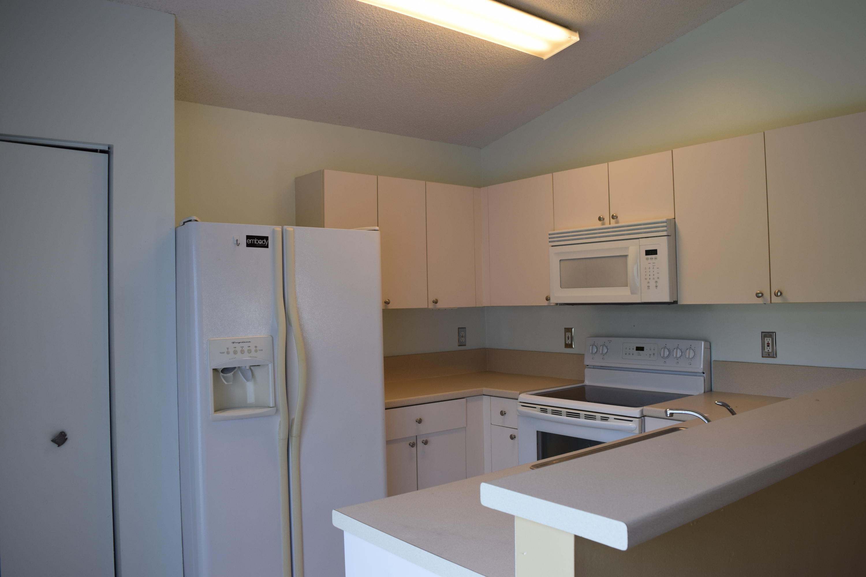 152 Crystal Key Way Boynton Beach, FL 33426 - Photo 3 of 9 Kitchen