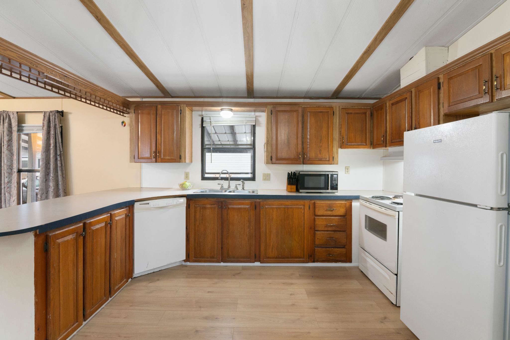 7 Robbins Street Hinsdale, NH 03451 - Photo 3 of 18