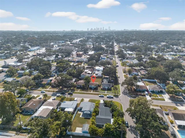 $2,000 | 486 49th Avenue North, St. Petersburg, FL 33703