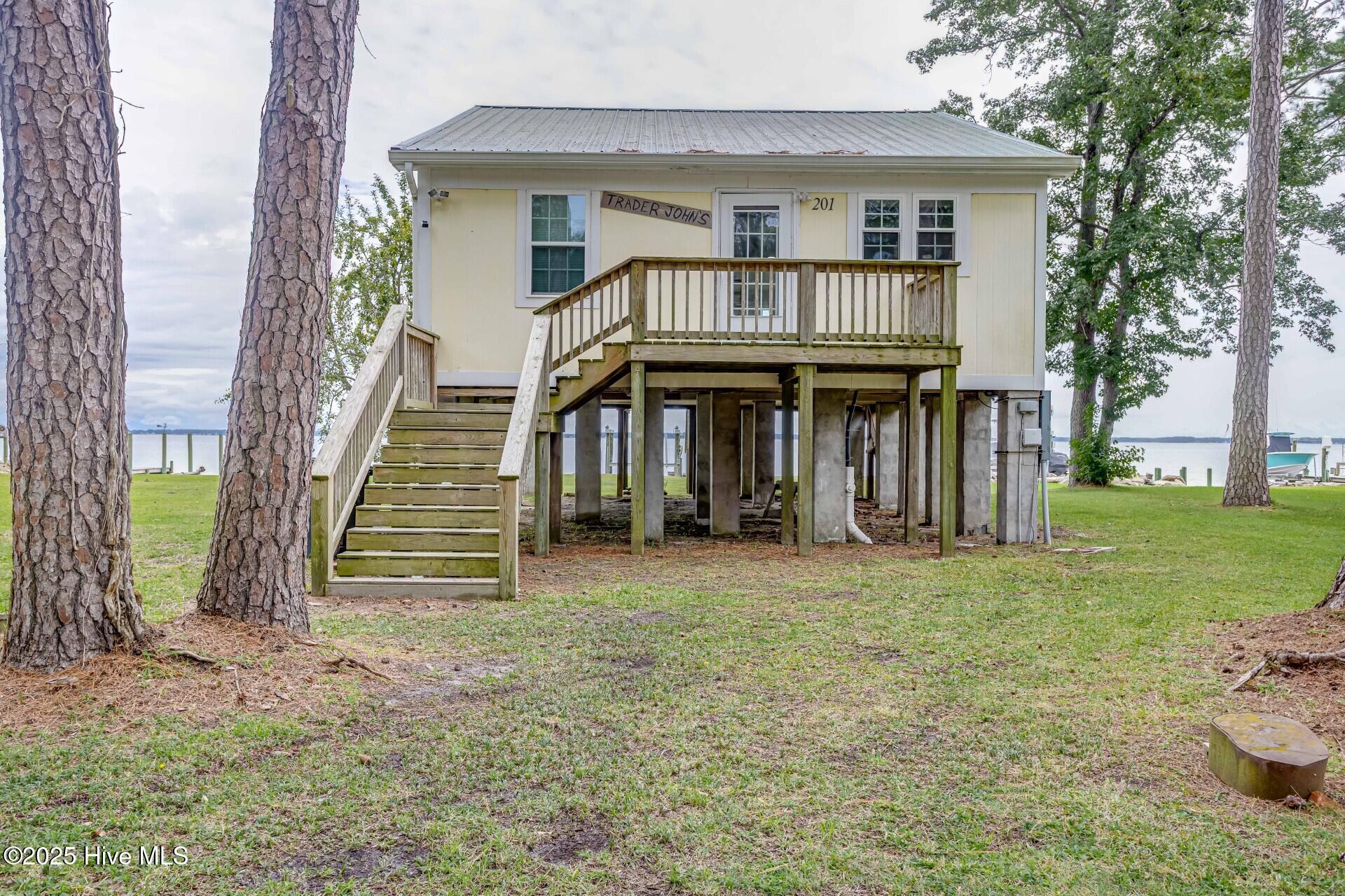 201 Hickory Point Road Aurora, NC 27806 - Photo 1 of 39 001 Main View 201 Hickory Point Dr