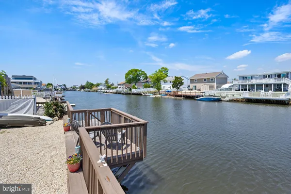 $400,000 | 24 West Mohawk Drive, Tuckerton, NJ 08087