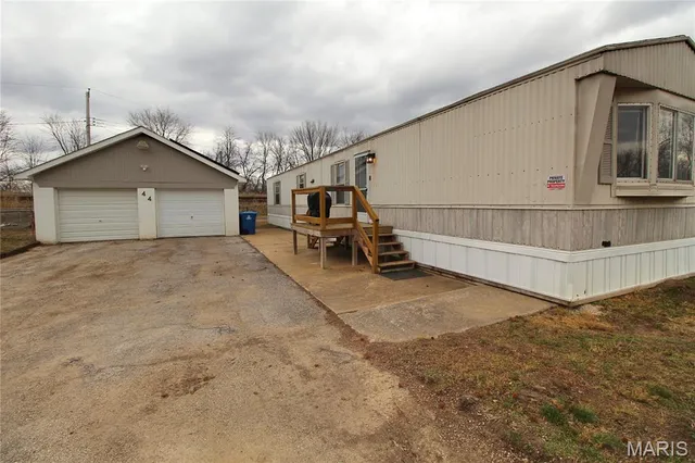 $115,000 | 44 Susanne Court, Caseyville, IL 62232