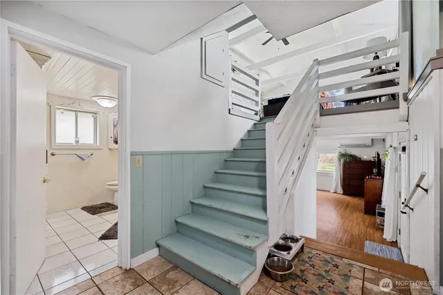 $1,610,000 | 401 Summit Lake Shore Road Northwest, Olympia, WA 98502